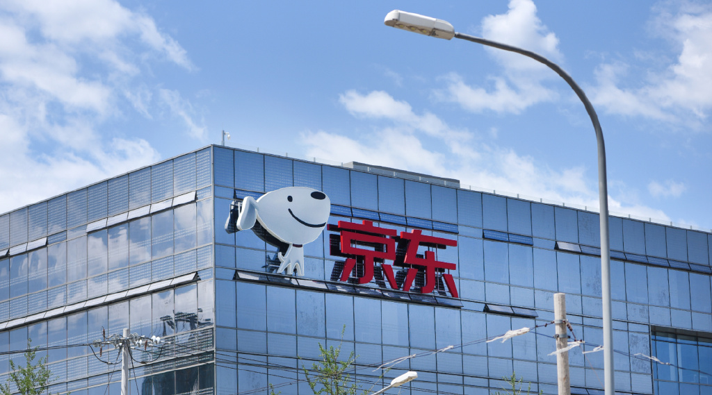 每日科技早报｜华为Mate60开启首次官宣降价之旅，马斯克与自家Grok2AI大模型的“恩怨纠葛”